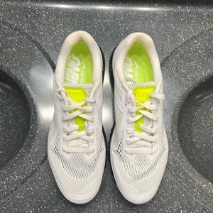 Barely worn Nike Airmax running shoe white size 13
